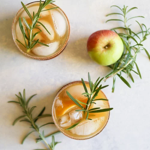 2 Cocktails Bourbon Apple Avec une Pomme